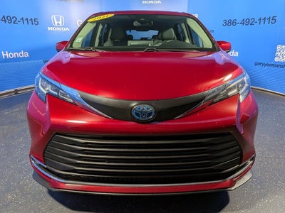 2021 Toyota Sienna XLE