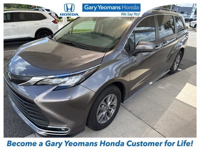 2023 Toyota Sienna XLE