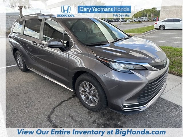 2023 Toyota Sienna XLE