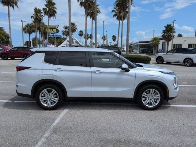 2023 Mitsubishi Outlander ES