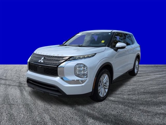 2023 Mitsubishi Outlander ES