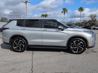 2022 Mitsubishi Outlander SE