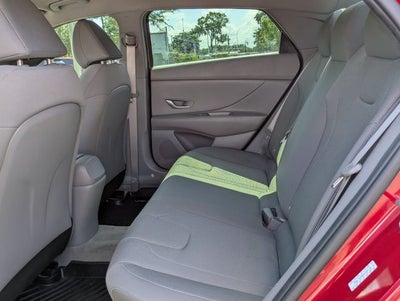 2022 Hyundai Elantra SE