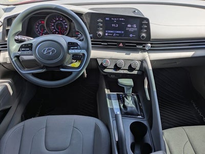 2022 Hyundai Elantra SE