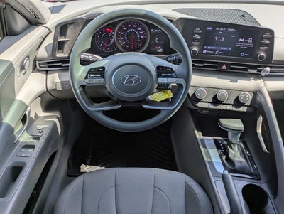 2022 Hyundai Elantra SE