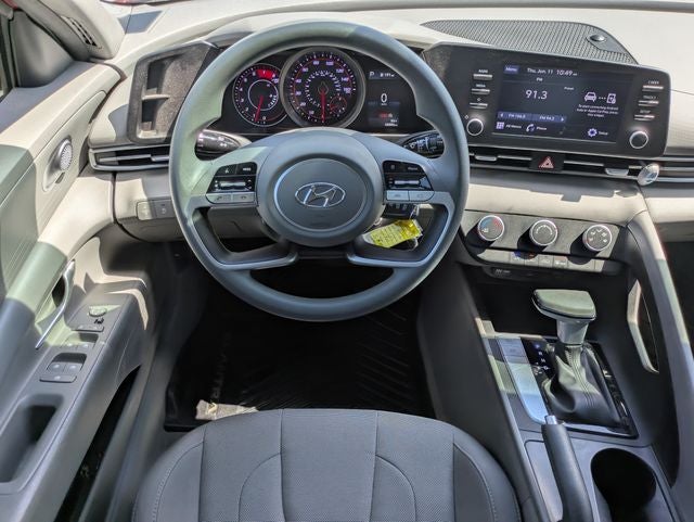 2022 Hyundai Elantra SE
