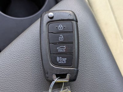 2022 Hyundai Elantra SE