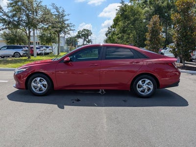 2022 Hyundai Elantra SE