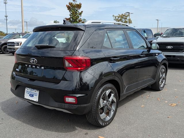 2022 Hyundai Venue SEL