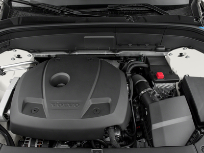 2017 Volvo XC90 T6 Momentum