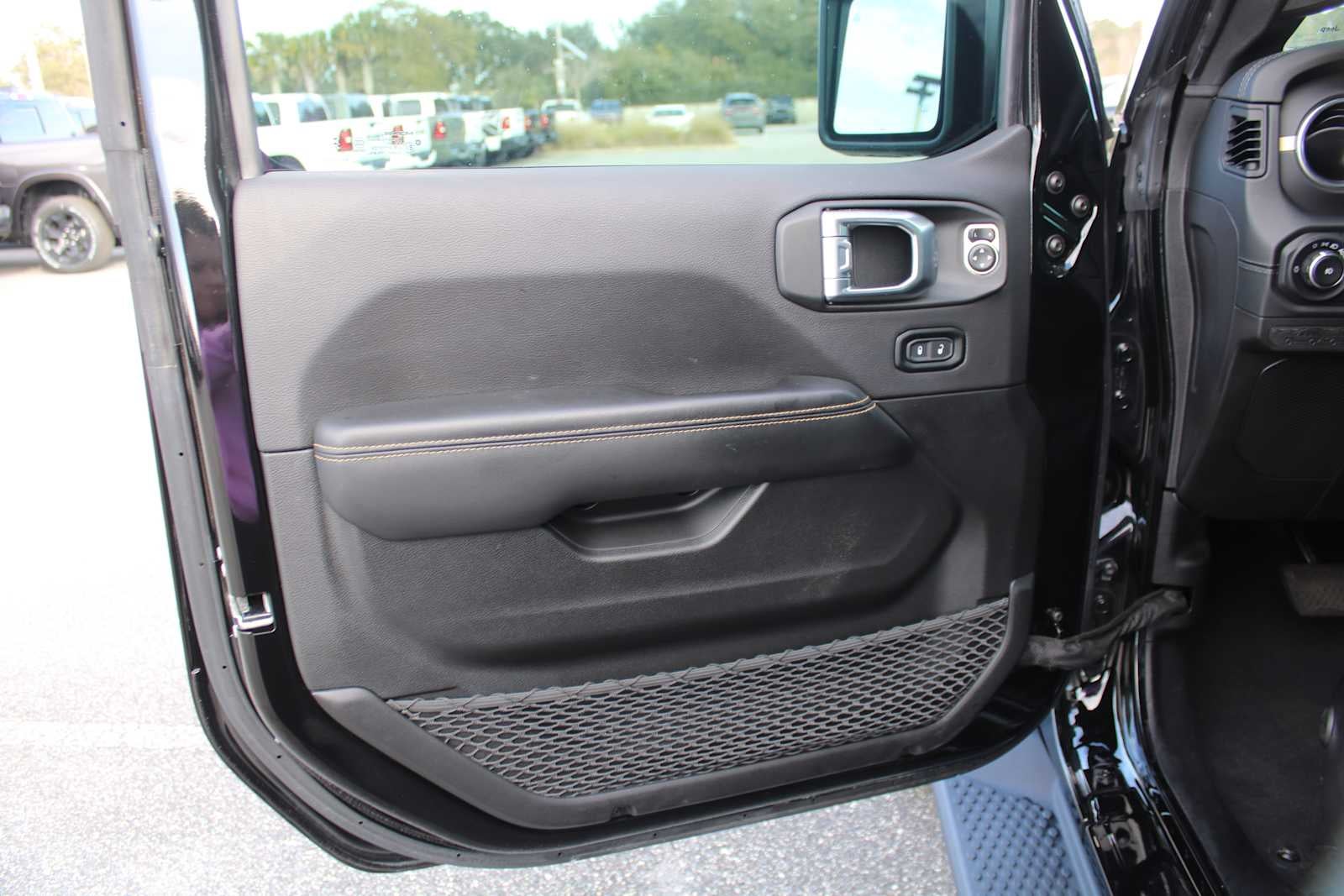 2024 Jeep Wrangler 4-Door Sahara 4x4