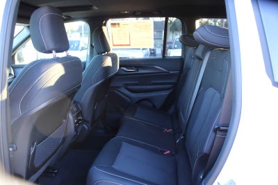 2025 Jeep Grand Cherokee Laredo X 4x2