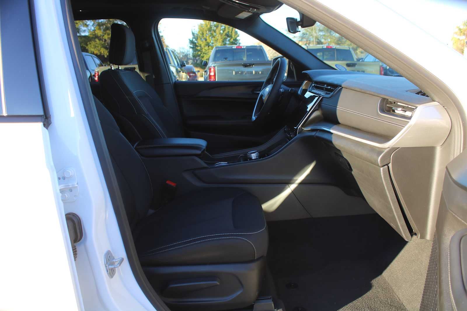 2025 Jeep Grand Cherokee Laredo X 4x2