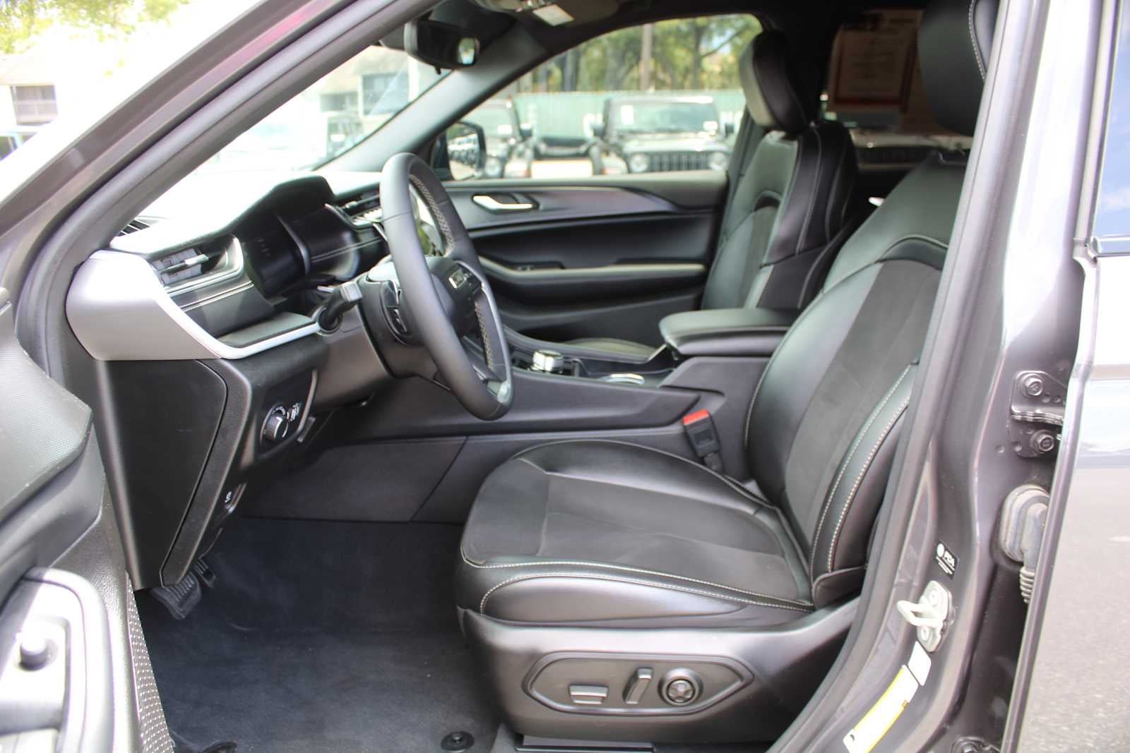 2024 Jeep Grand Cherokee Altitude X