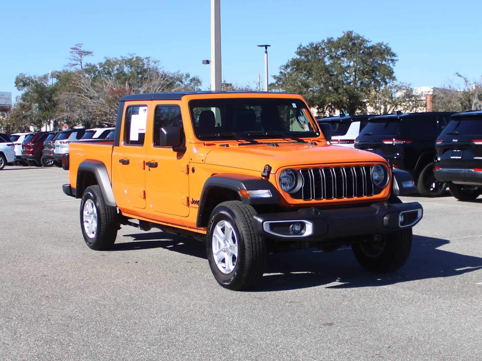 2025 Jeep Gladiator Sport photo 2