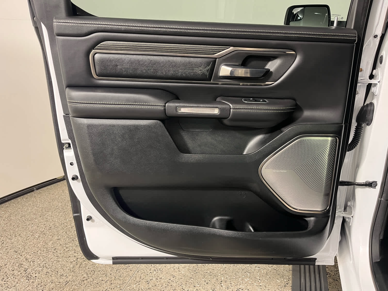 2021 RAM 1500 Limited Crew Cab 4x4 5'7' Box