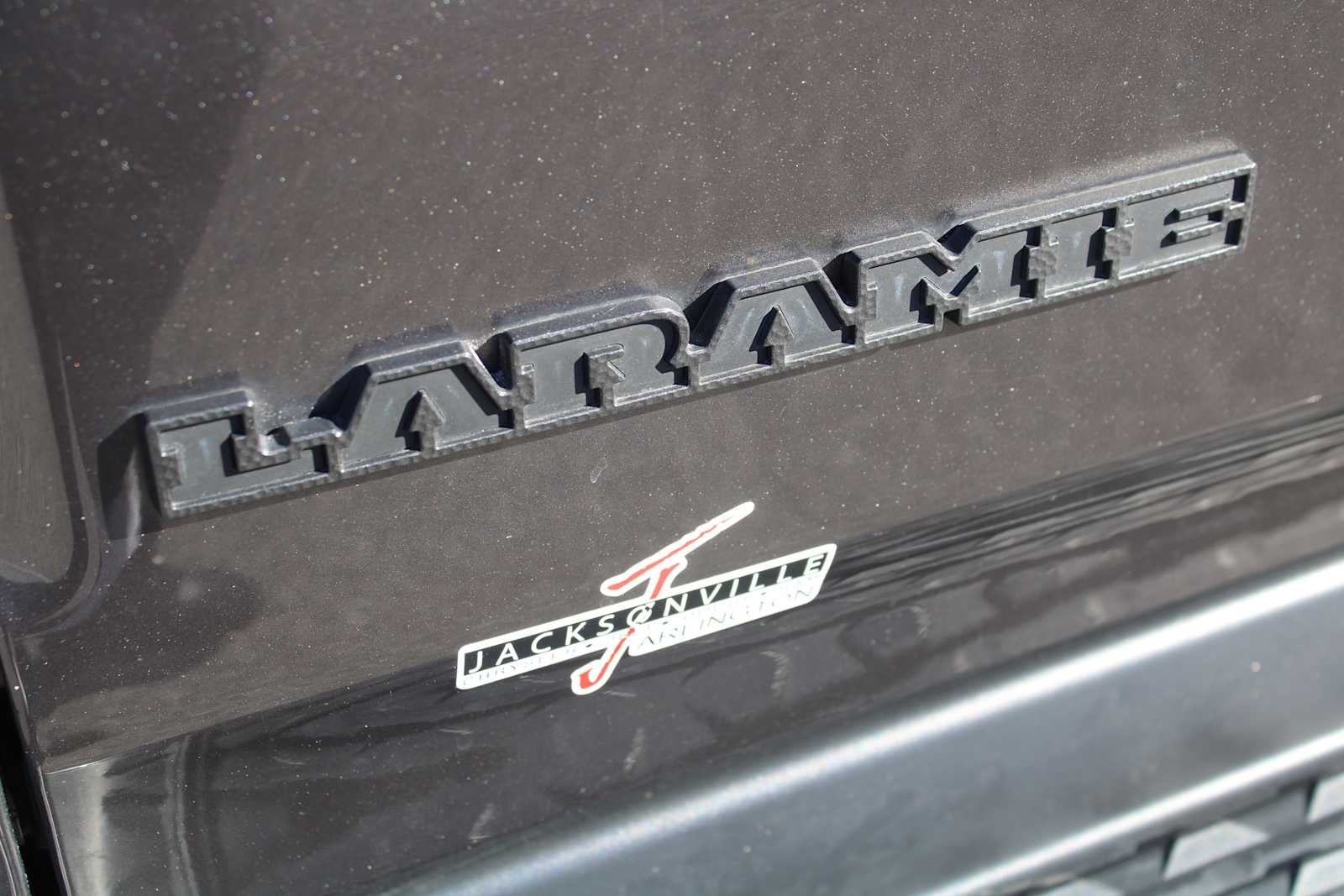 2022 RAM 1500 Laramie Crew Cab 4x4 5'7' Box