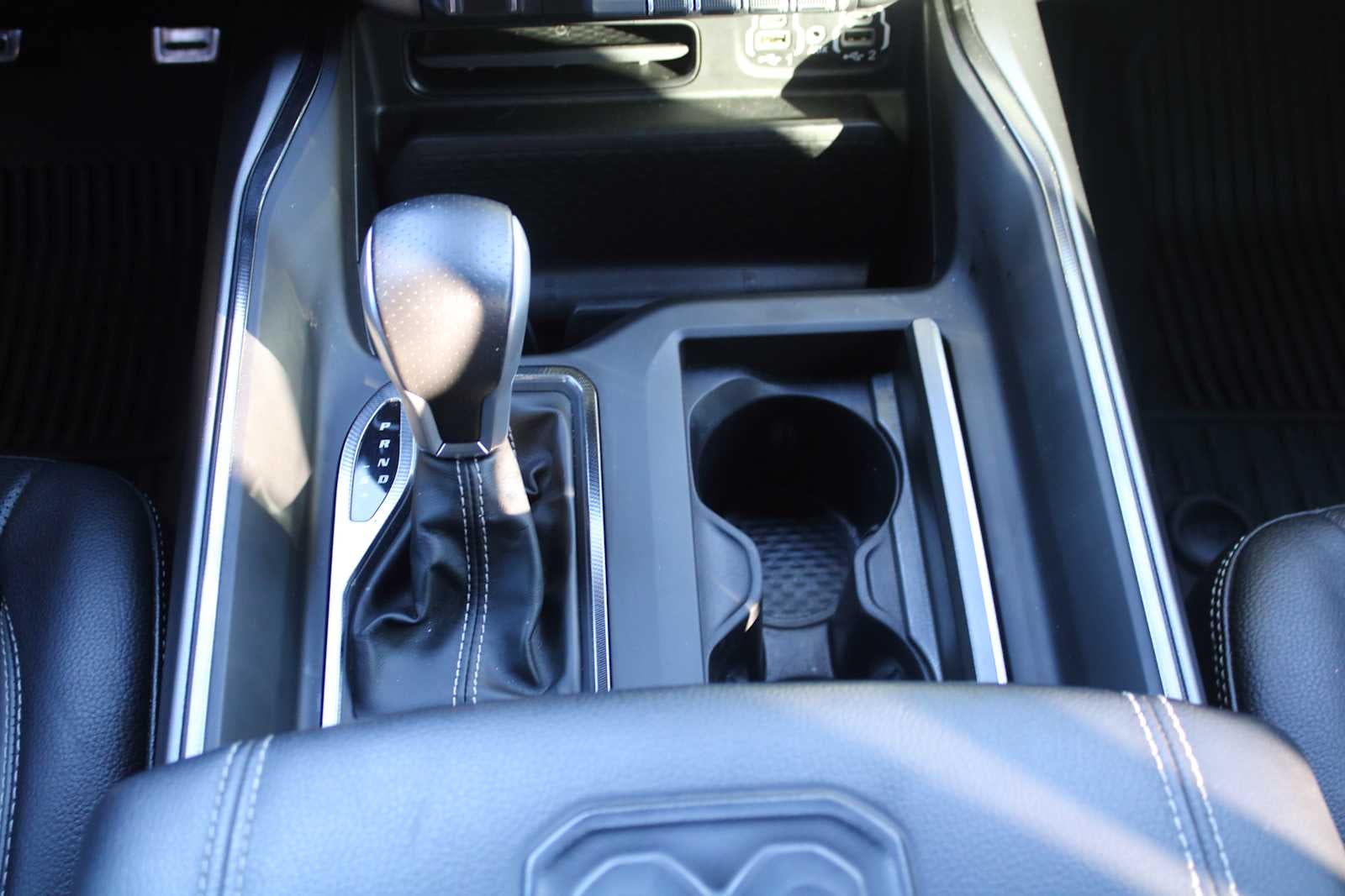 2022 RAM 1500 Laramie Crew Cab 4x4 5'7' Box