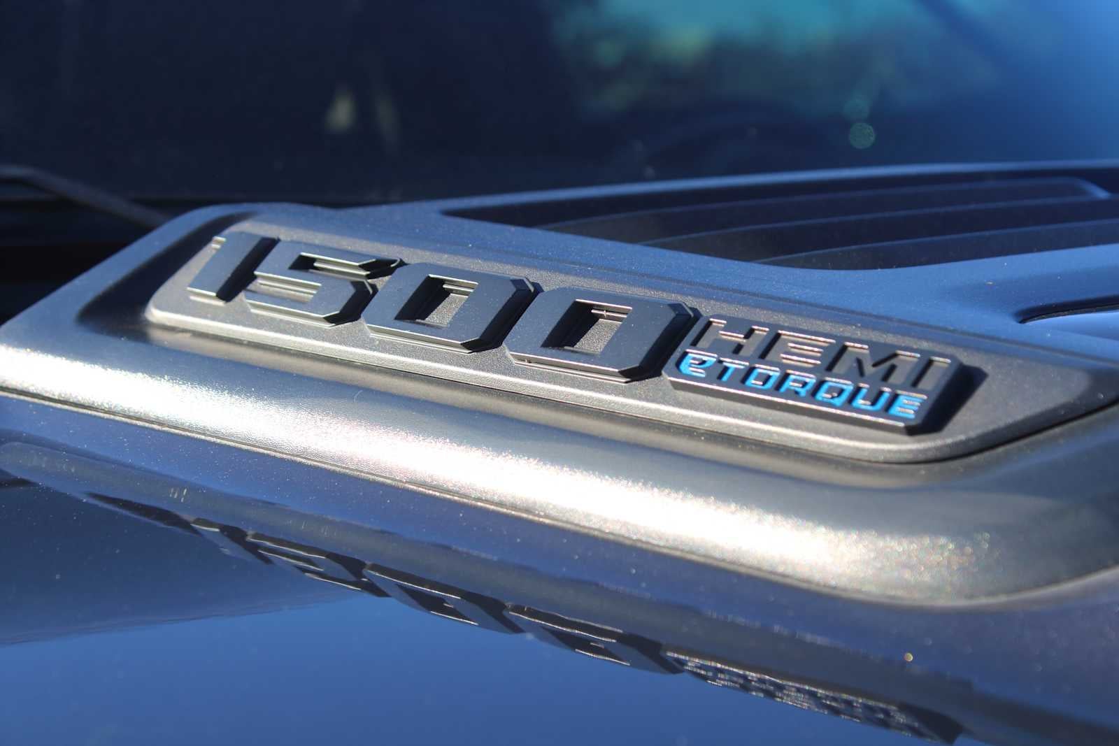 2022 RAM 1500 Laramie Crew Cab 4x4 5'7' Box