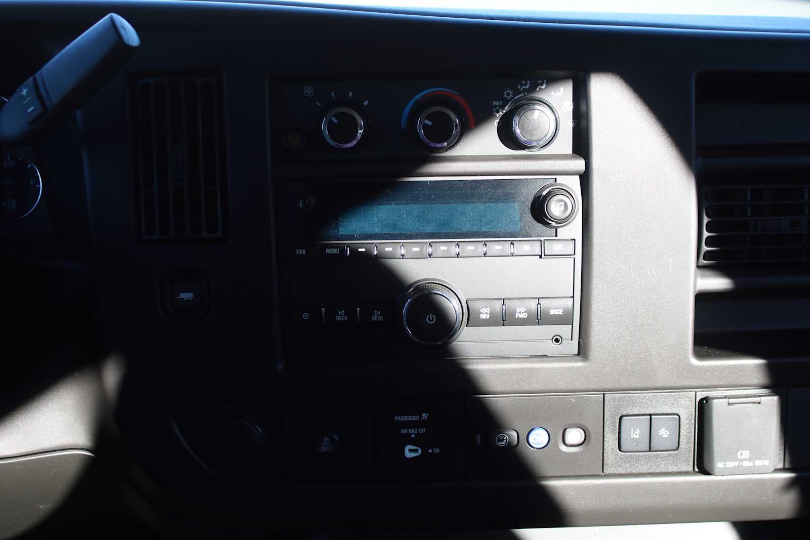 2022 Chevrolet Express Passenger RWD 3500 Extended Wheelbase LT