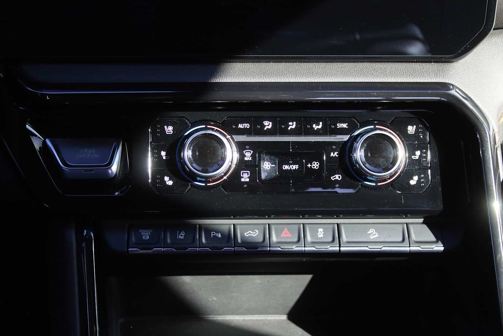 2024 GMC Sierra 2500HD 4WD Crew Cab Standard Bed AT4