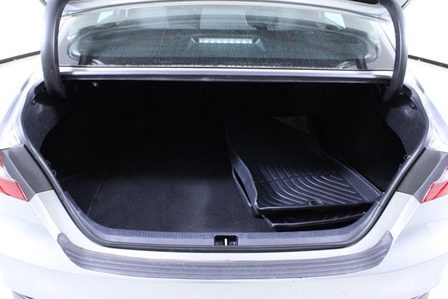 2022 Toyota Camry Hybrid LE