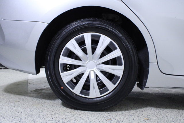 2022 Toyota Camry Hybrid LE