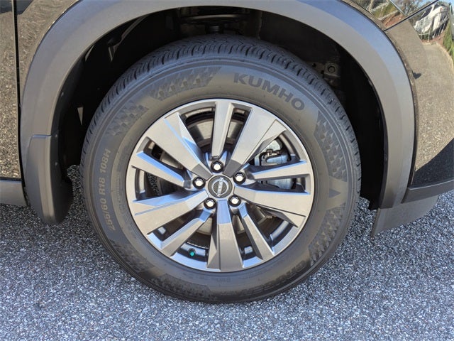 2023 Nissan Pathfinder SV