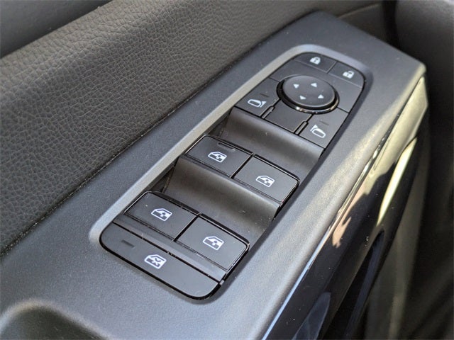 2023 Nissan Pathfinder SV