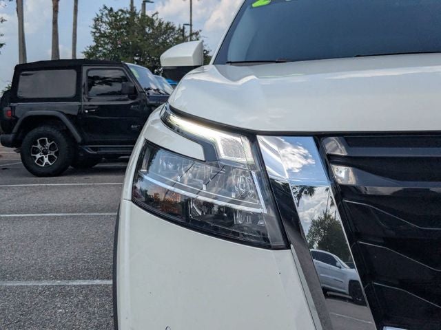 2024 Nissan Pathfinder SL