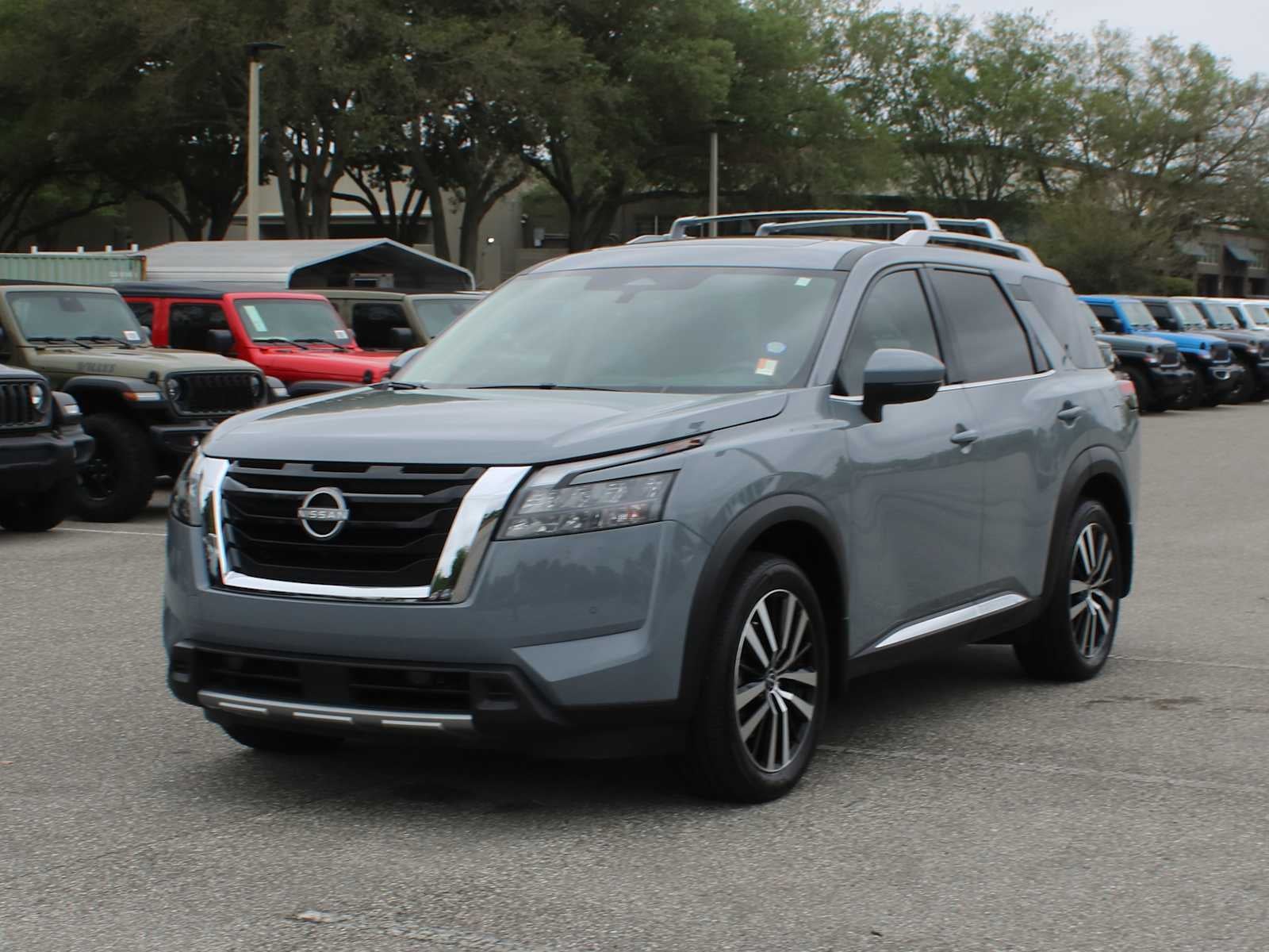 2025 Nissan Pathfinder Platinum