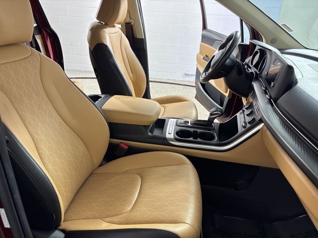 2023 Kia Carnival LX