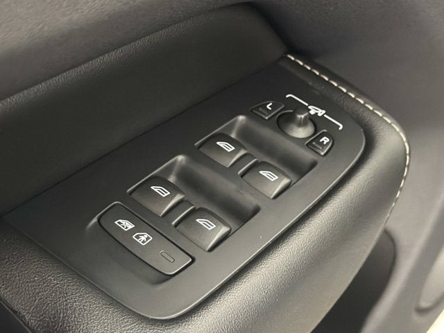 2018 Volvo XC60 R-Design