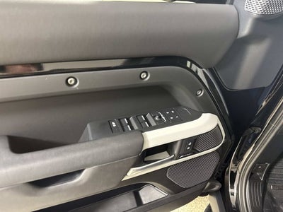 2024 Land Rover Defender X-Dynamic SE