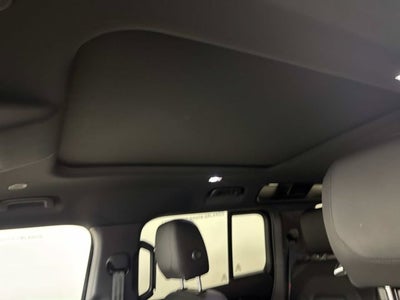 2024 Land Rover Defender X-Dynamic SE