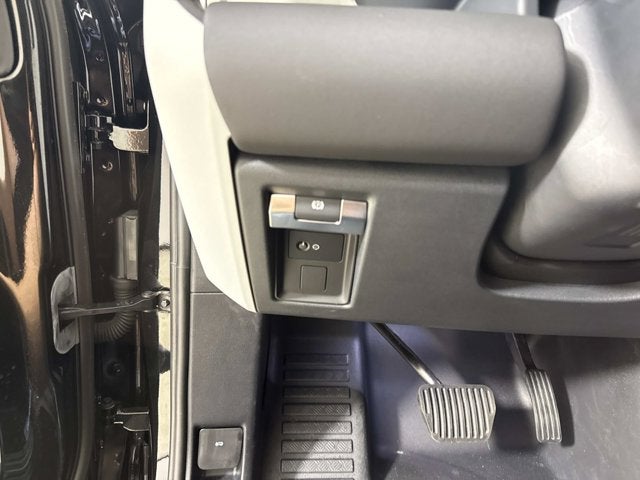 2024 Land Rover Defender X-Dynamic SE