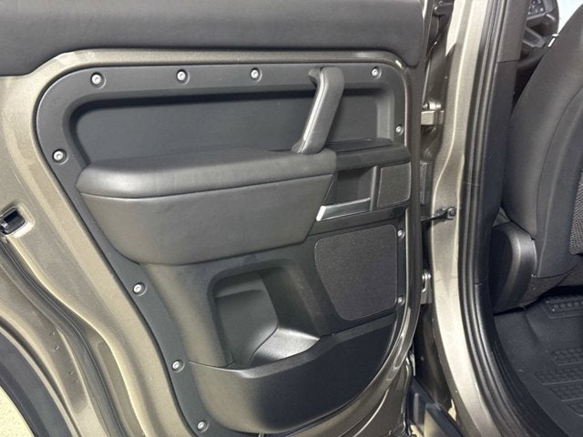 2025 Land Rover Defender X-Dynamic SE