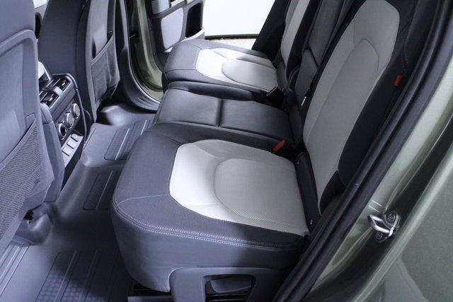 2023 Land Rover Defender X-Dynamic SE