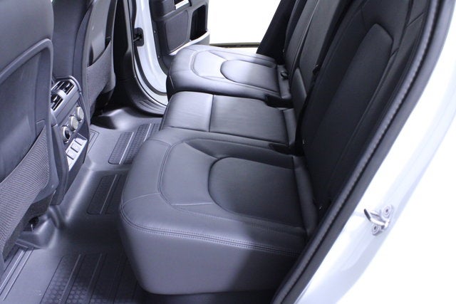 2025 Land Rover Defender S