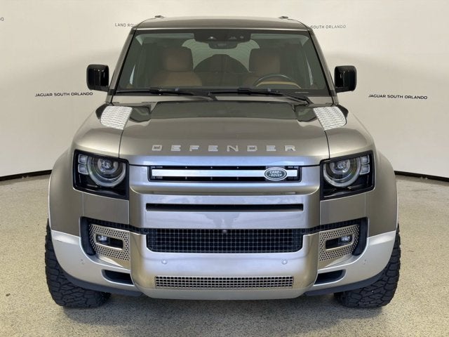 2023 Land Rover Defender SE