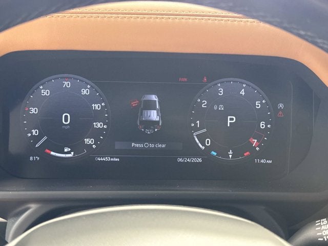 2023 Land Rover Defender SE