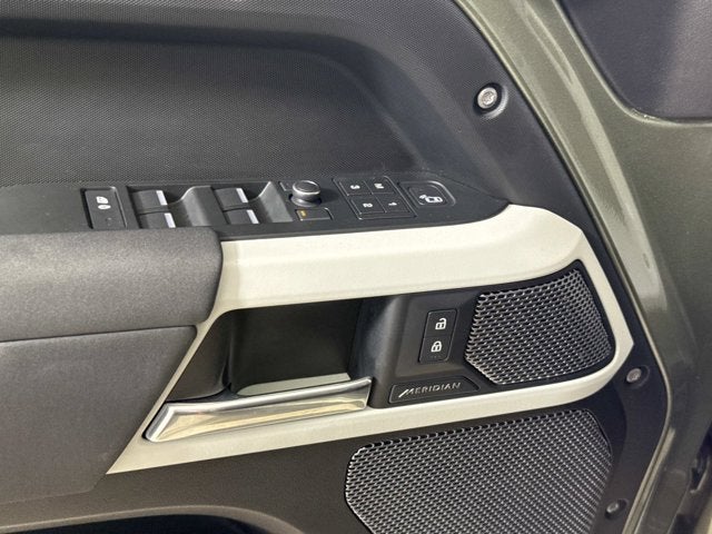 2020 Land Rover Defender SE