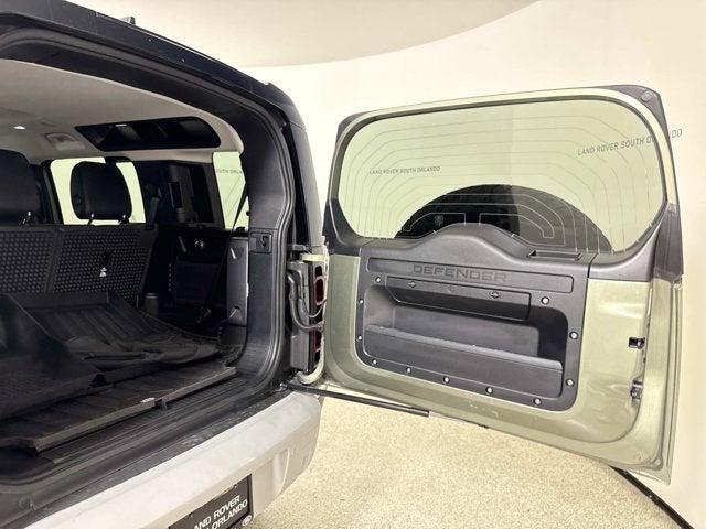 2020 Land Rover Defender SE