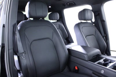 2025 Land Rover Defender V8