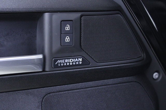 2025 Land Rover Defender V8