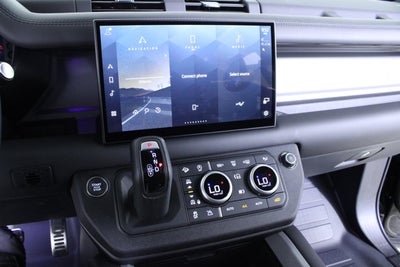 2025 Land Rover Defender V8