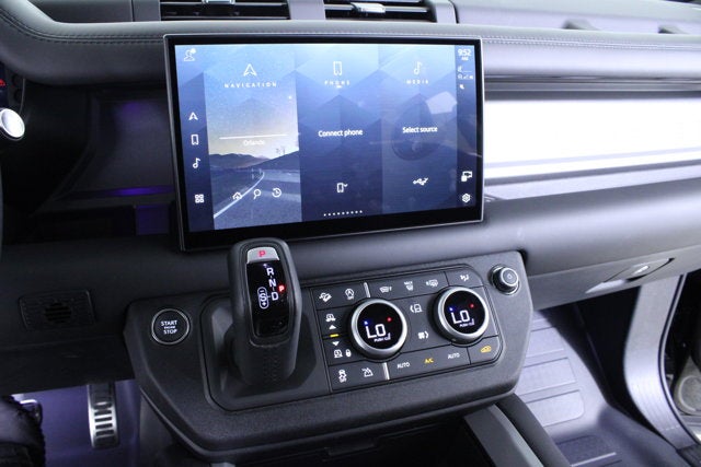 2025 Land Rover Defender V8