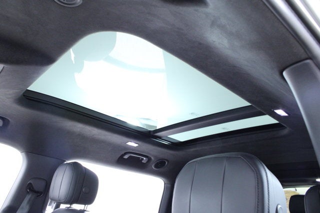 2025 Land Rover Defender V8