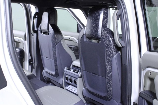 2026 Land Rover Defender OCTA