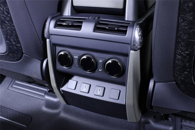 2026 Land Rover Defender OCTA